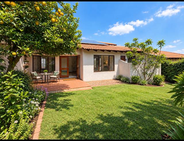 3 BEDROOM TOWNHOUSE FOR SALE IN FOURWAYS